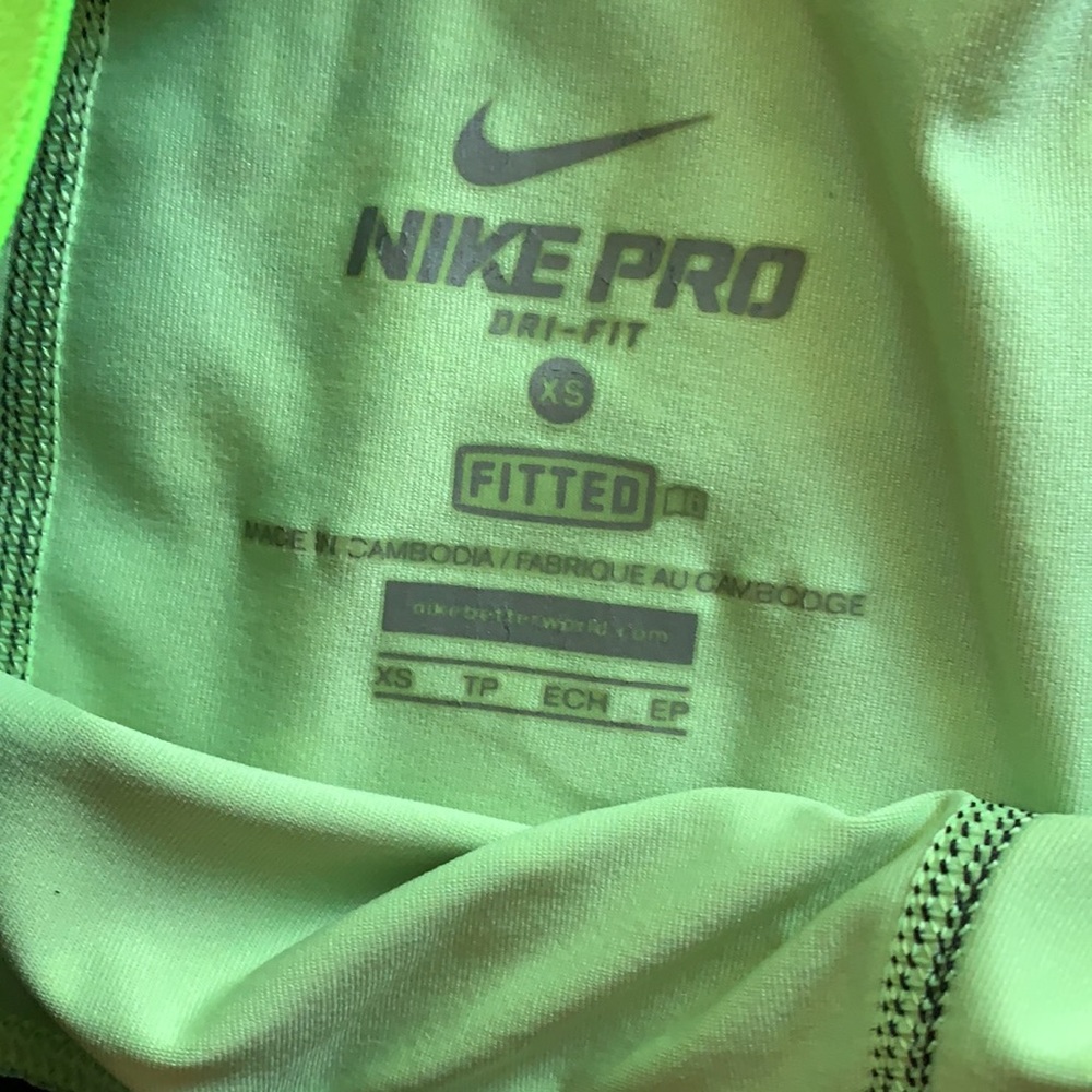 Nike Pro Capris - Picture 2 of 2
